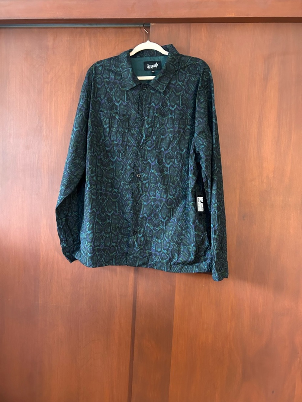 NWT Mens Welcome Button Down Shirt